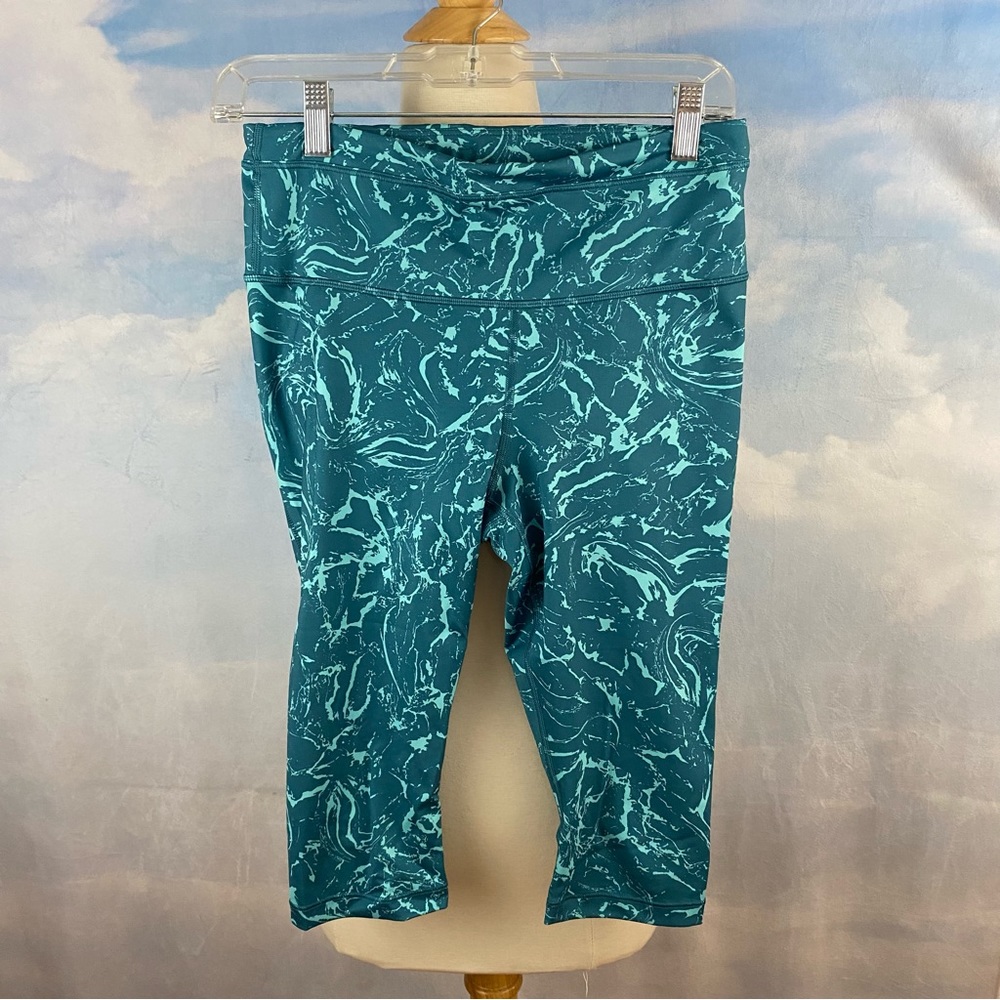 Athleta Accelerate Crop Athletic Leggings Capris Medium Petite